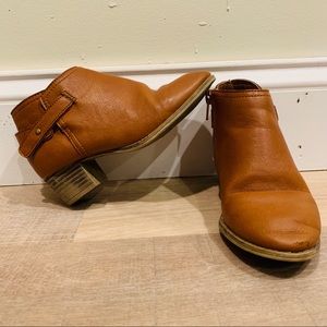 Beautiful brown boots for girls